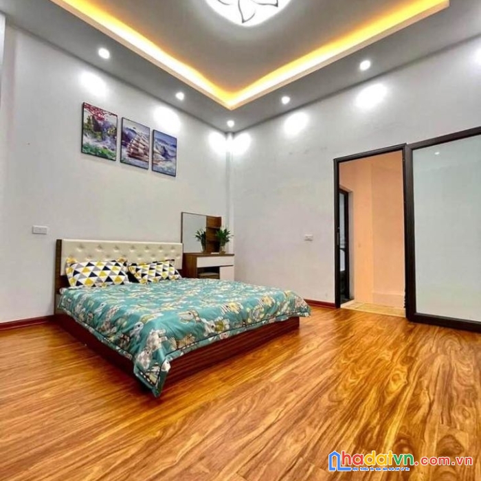 Bán nhà văn cao-30m-lô góc-mặt ngõ kinh doanh-gần hồ-3tỷ