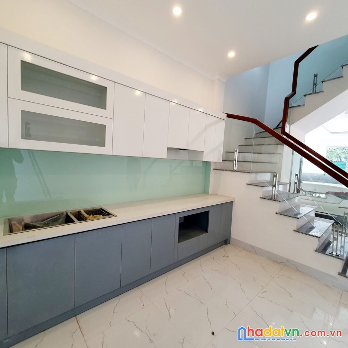 Bán nhà phố trạm long biên 52 m2 * 5 tầng * 6 tỷ 8 nhà đẹp, nội thất xịn, gara ô tô 7 chỗ