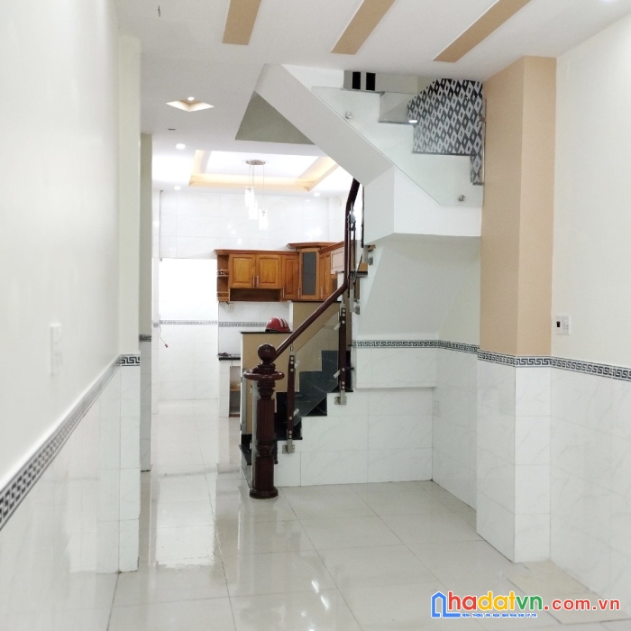 Nhà mới 4 tầng hẻm thẳng,thông đường nguyễn chế nghĩa p12q8