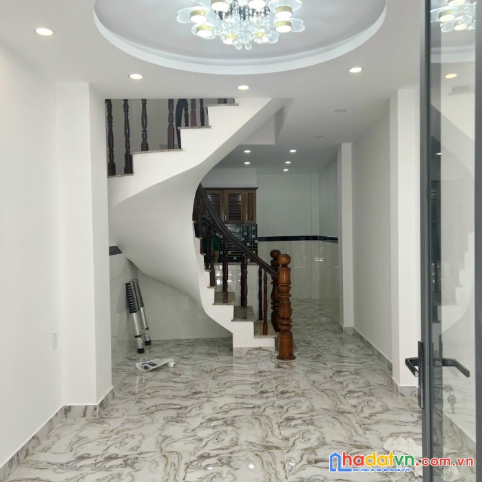 Nhà mới sang trọng hẻm ô tô quay đầu nguyễn thị tần p2q8 6tỷ980