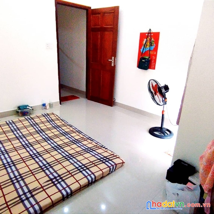 Bán nhà hxh đất thánh p6 tân bình giápquận10, 66m2,ngangkhủng 5.5m chỉ hơn 4 tỷ.