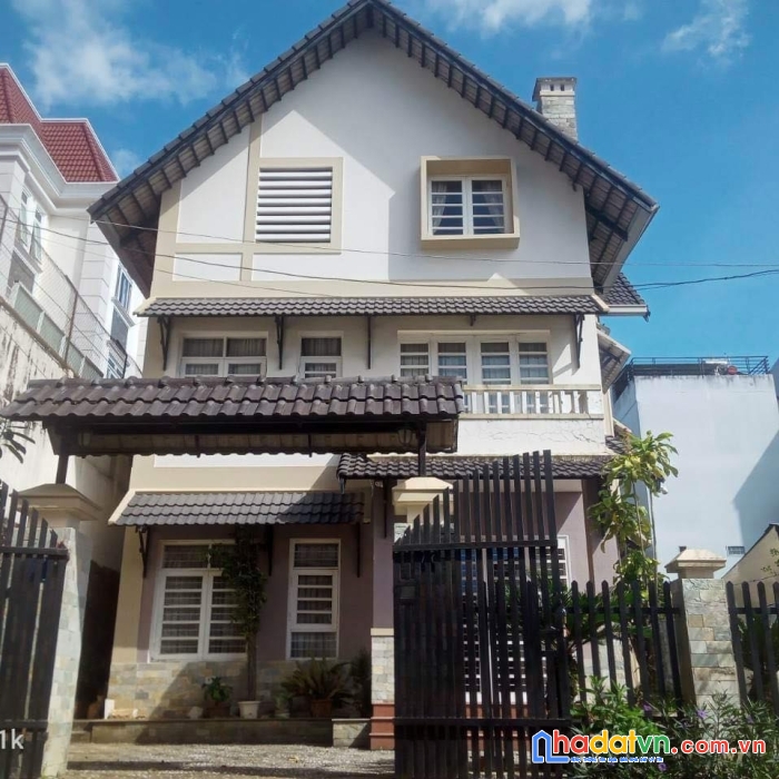 Bán biệt thự đường hẻm trần phú đà lạt 200m2 cách đường chính 40m