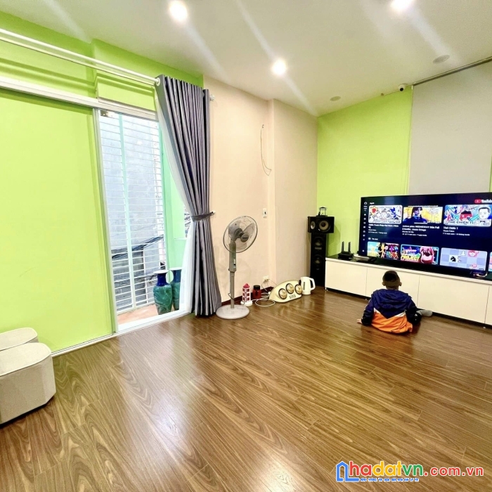 Phố vip hào nam, lô góc nhà đẹp lung linh, ngõ ô tô tránh 40m2_4 tầng_5,5 tỷ