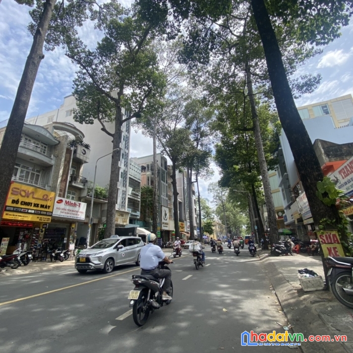 Hàng ngộp mt nguyễn chí thanh 8x28 7l giá 100 tỷ