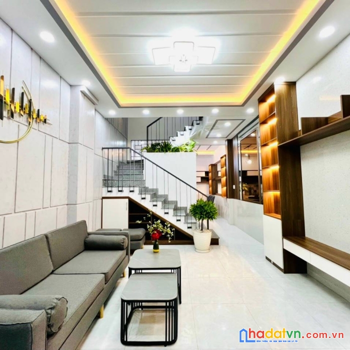 Nhà mới 99%, hẻm vip full nội thất, trung tâm quận 7