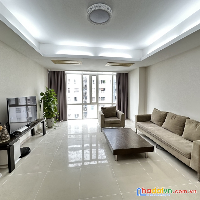 Chính chủ cần bán căn hộ chung cư 135m2 full nội thất - block b1