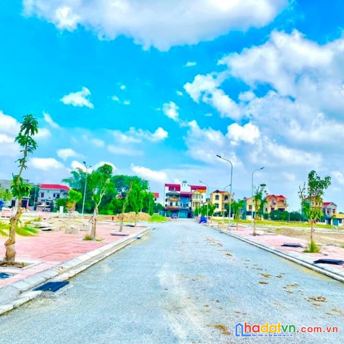 Thời điểm tốt để mua bđs là đây chứ đâu, em bán 1 lô đất trạm lộ 1, thuận thành, bn, giá 26,5 tr/m
