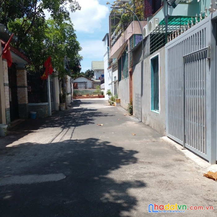 Bán nhà ngộp ngân hàng giá rẻ chỉ 6,1 tỷ, 196m2, hẻm ô tô 0937471568