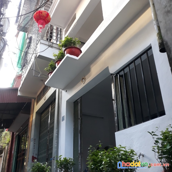 Thanh bình - đồng kỵ
bán 50m2 - sẵn nhà 2 tầng
giá 980tr
- nhà xây kiên cố - như mới