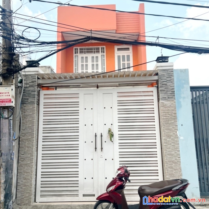 Nhà mới 2 tầng hẻm xe tải đường c4 phạm hùng,bình hưng,bình chánh