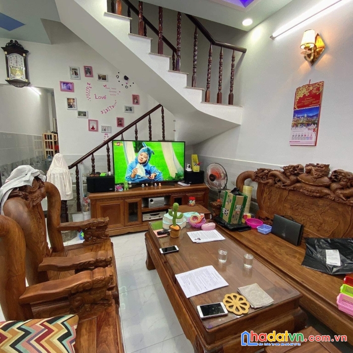 Nhà phan văn trị bán, giá 5.25 tỷ, 4 lầu, 5 phòng.