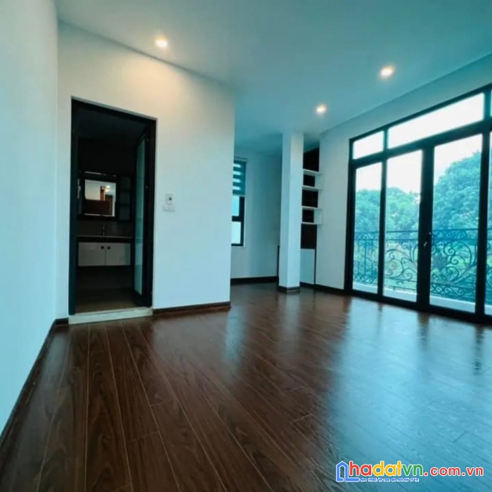 Bán nhà phạm văn đồng 50m2- thang máy vù vù- 30m ô tô tránh. 5 tỷ