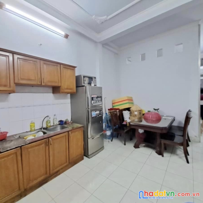 Nhà phố kinh doanh ngay trong chợ hạnh thông tây 62m2 4 tầng kd đa ngành 8.5 tỷ.
