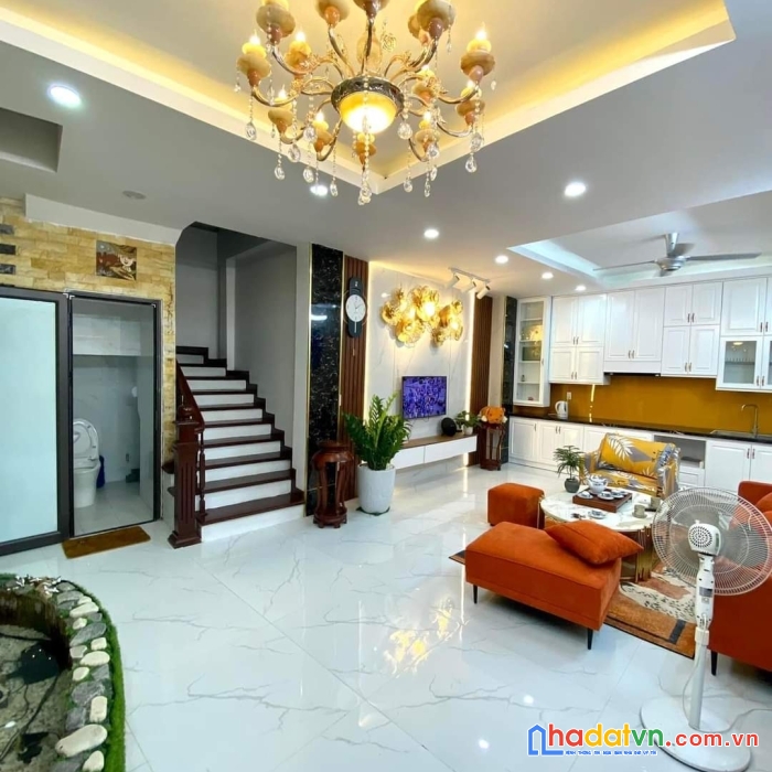 Bán nhà riêng khương đình, thanh xuân, 45m, 5 tầng, lô góc, ô tô, 6.55 tỷ.