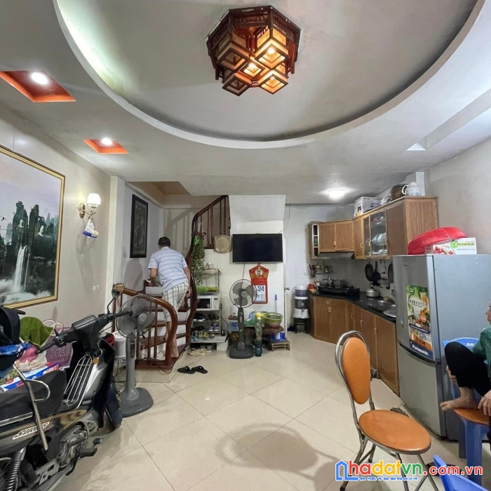 Cc cần bán gấp nhà phố nguyễn phúc lai, đống đa, kinh doanh, 3 bước ô tô, chỉ 5.65 tỷ