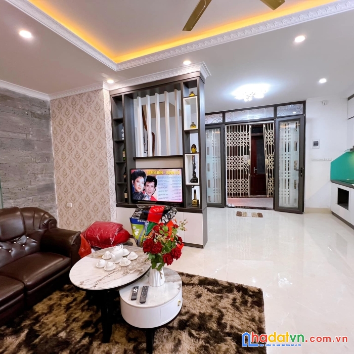 Cực hiếm. nhà xa la tiếp giáp kđt 40m2 cách ô tô tránh 10m, 4 phòng ngủ chỉ 3,6 tỷ. lh công