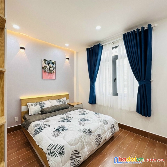 (phú nhuận) nhà 3 lầu, trần khắc chân, 4 x 12m, chỉ 8.1 tỷ bớt
