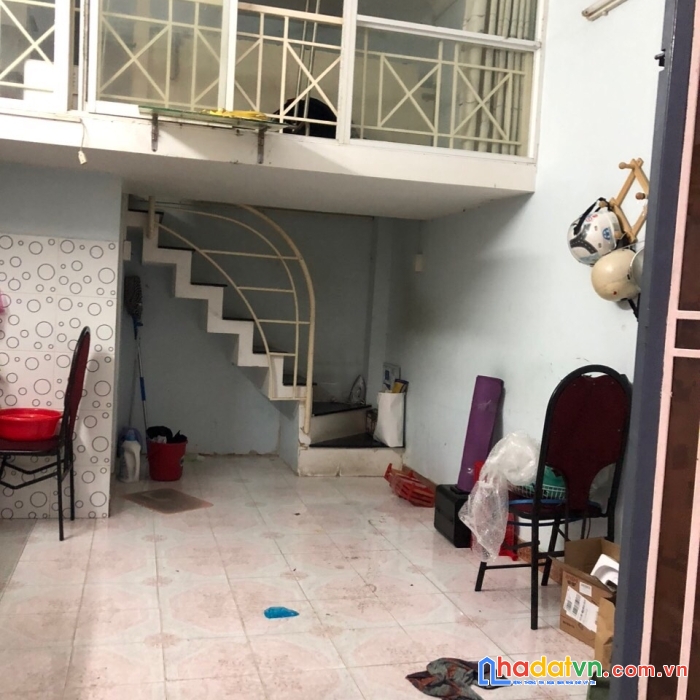Bán nhà nhỏ sổ hồng, đường bạch đằng phường 24 
- nhà cách mặt tiền 20m ,