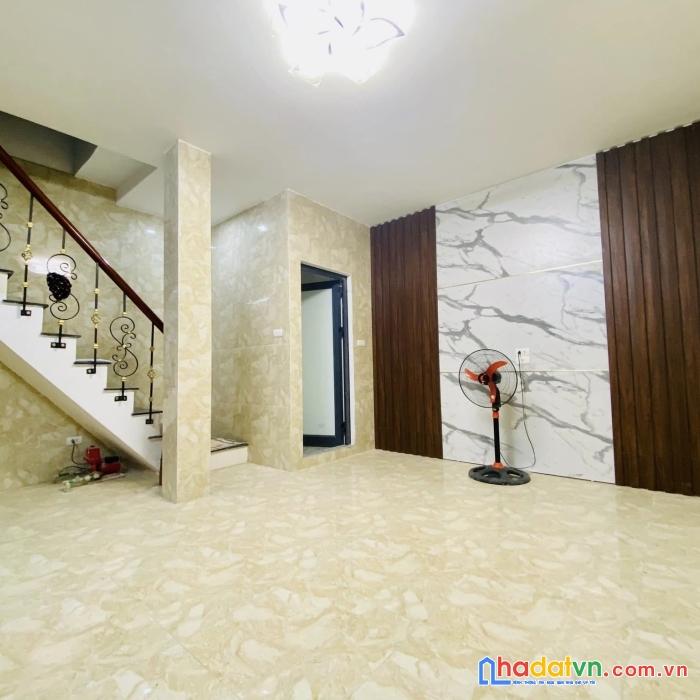 Bán gấp nhà đẹp tôn đức thắng, ở ngay, sát mặt phố 32m*5t chỉ 3,4 tỷ
