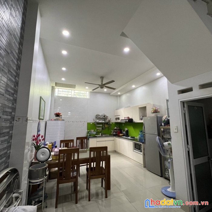 Bán nhà, hoàng hoa thám, 4 x 14m, 3 lầu, chỉ 7.7 tỷ, bình thạnh