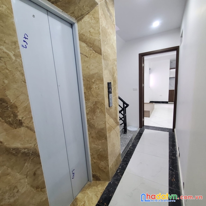 Bán toà dv ccmn mỹ đình, 7 tầng, 13 phòng, thang máy chỉ hơn 7 tỷ.