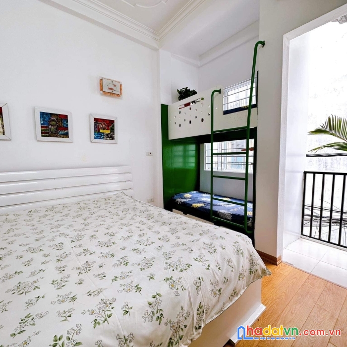 Bán tòa dịch vụ cho thuê cầu giấy, 5 tầng, 9 phòng, dòng tiền 540tr/năm.