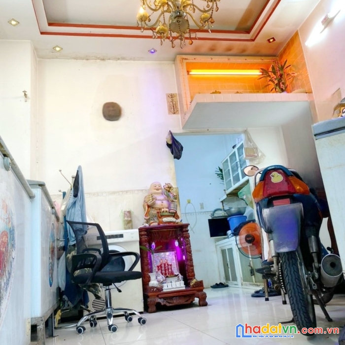 Nhà 4 tầng nở hậu căn góc hẻm hưng phú p9q8. giá 3,95 tỷ tl