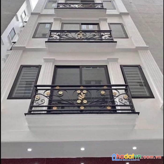 Nhà đẹp đón tết, cách phố vĩnh hưng mấy bước chân, gần chợ đêm lĩnh nam, 5 tầng 4 tỷ