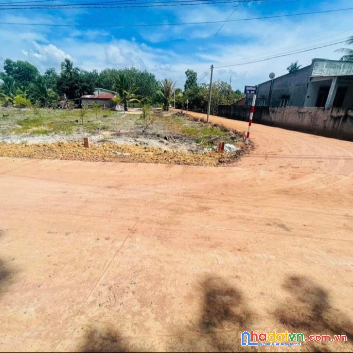 Lô góc 2 mt ngay chợ trung hiếu, tân châu