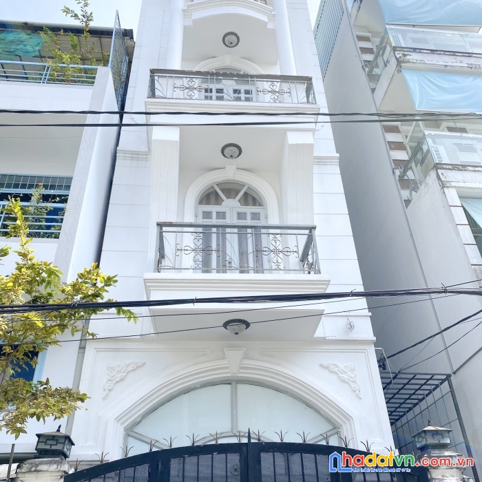 Nhà bán mặt tiền đông hồ 5.3x13m 6 tầng p4q8 giá 15,2 tỷ