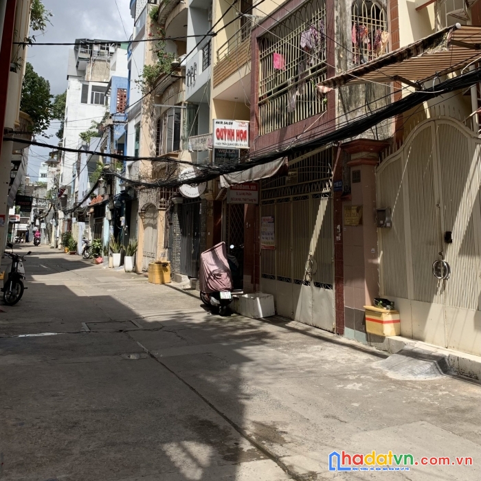 Bán nhà 1 trệt 1 lầu ngay trung tâm q3, giáp quận 1, phú nhuận