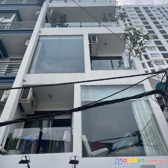 Bán nhà có sẵn căn hộ dịch vụ cho thuê ở đường nguyễn khoái