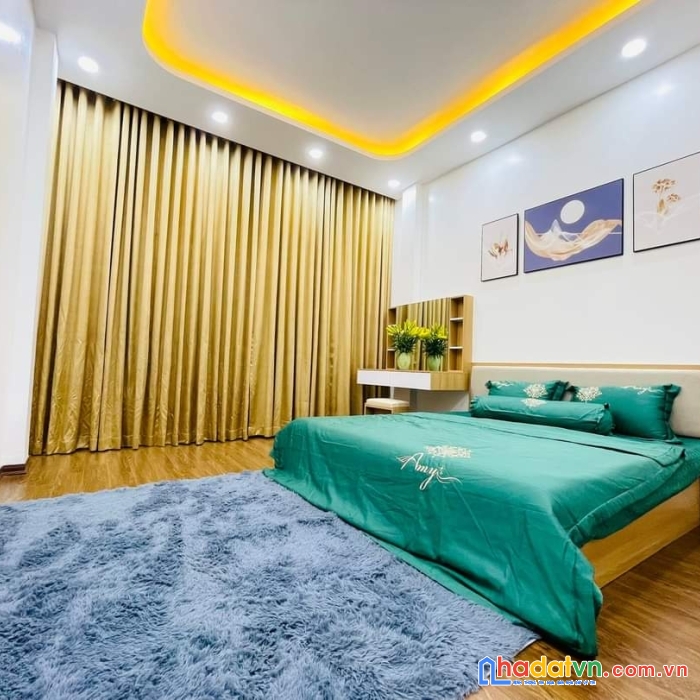 Duy nhất 318 ngọc trì  hạ chào 200tr. 5 tầng thang máy. hơn 4 tỷ