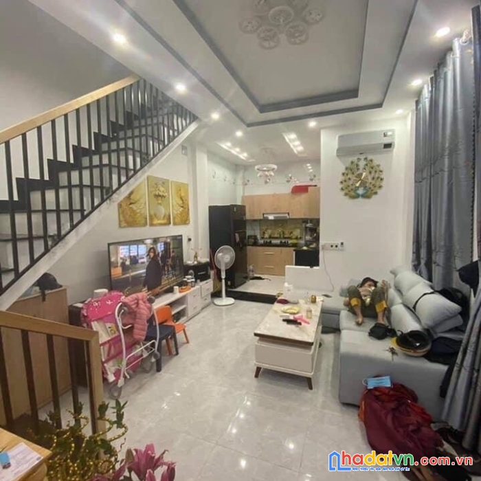 Nhà ông ích khiêm, gần đại học sp, kiệt thẳng 3m, 3 tầng, nhỉnh 2 tỷ