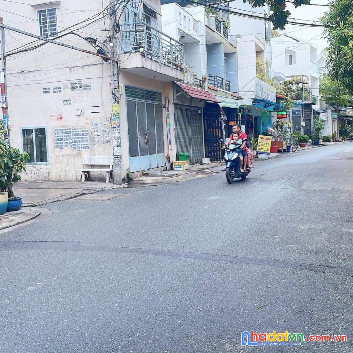 Nhà đường rộng 8m ngay văn cao-tân hương, 4.4x22. giá 7.4 tỷ còn bớt