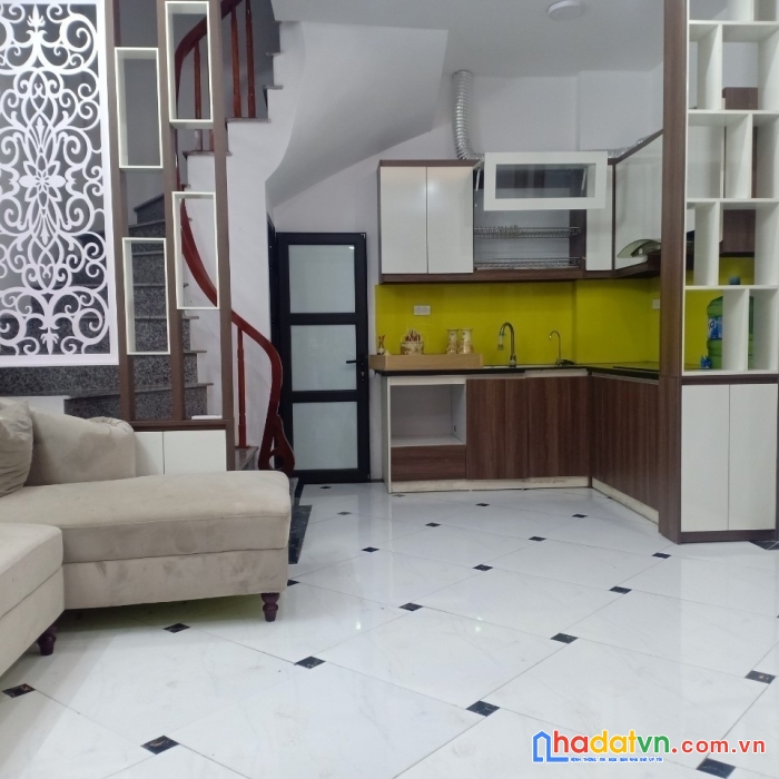 Bán nhà ngọc lâm, ôtô đỗ cổng, 36mx5t chỉ 4 tỷ lh 0868.246.333