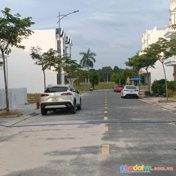 Bán nhà mới 1 trệt 2 lầu ngay trung tâm hành chính tỉnh bình dương, liền kề kcn visip 2a