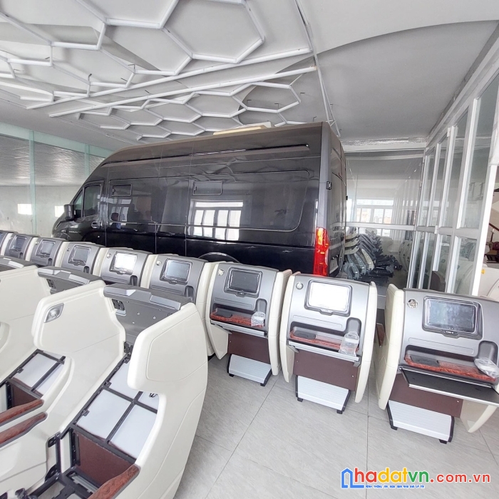 Tòa nhà mặt tiền đường 1000m2 3 tầng chắc chắn kinh doanh siêu đỉnh