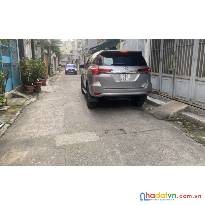 Bán nhà siêu đẹp huỳnh văn bánh phú nhuận - xe hơi vào nhà - 4 tầng btct - có pn ở trệt - chỉ