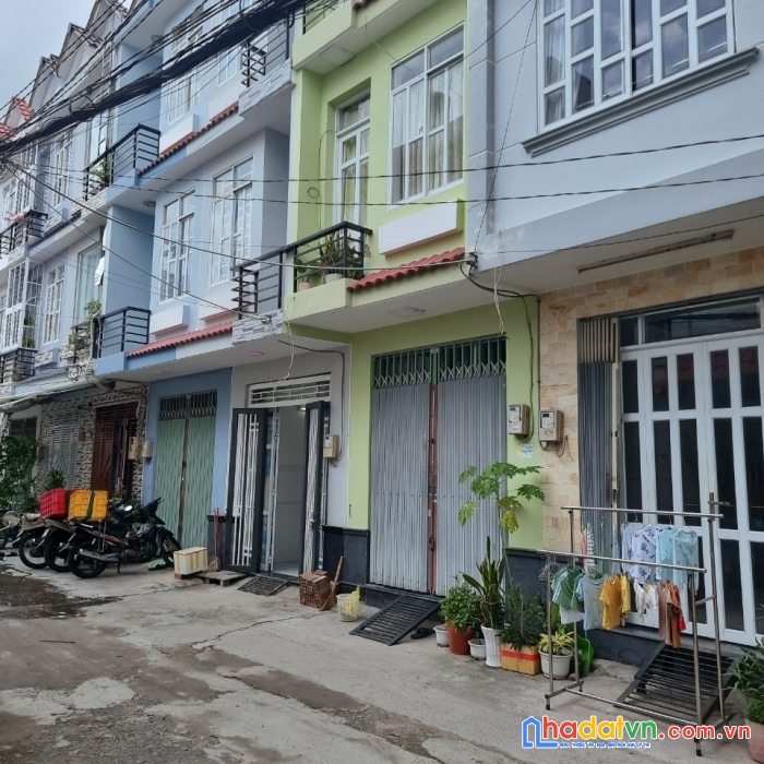 Chính chủ cần bán căn nhà vị trí đắc địa, hẻm xe hơi  tại huyện nhà bè, tphcm