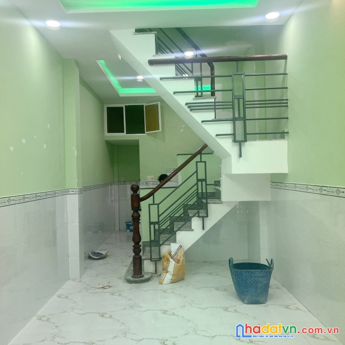 Nhà mới 2 tầng hẻm thông bông sao ngay chợ sáng đường bùi minh trực p5q8