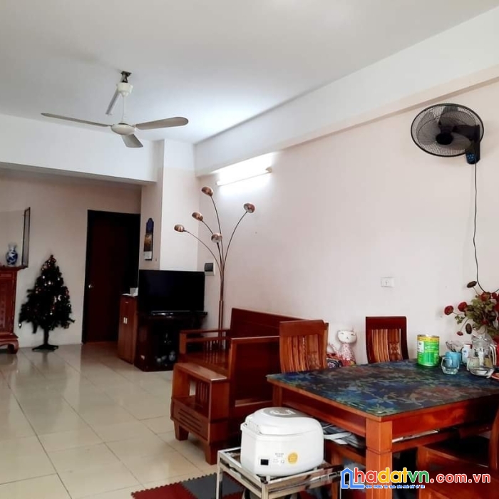 Bán nhà phố trạm long biên 77 m2 * 1 tầng * 6 tỷ 5 nhà rộng, mặt đường ô tô qua