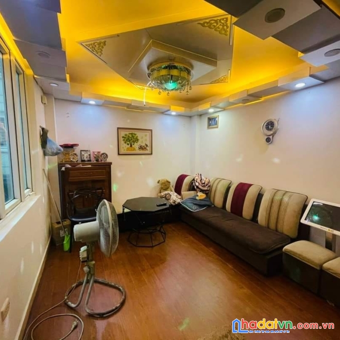 Nhỉnh 2 tỷ có nhà đống đa lô góc mặt ngõ đê la thành 5 tầng 3 ngủ đủ công năng sổ đỏ cc xem ngay