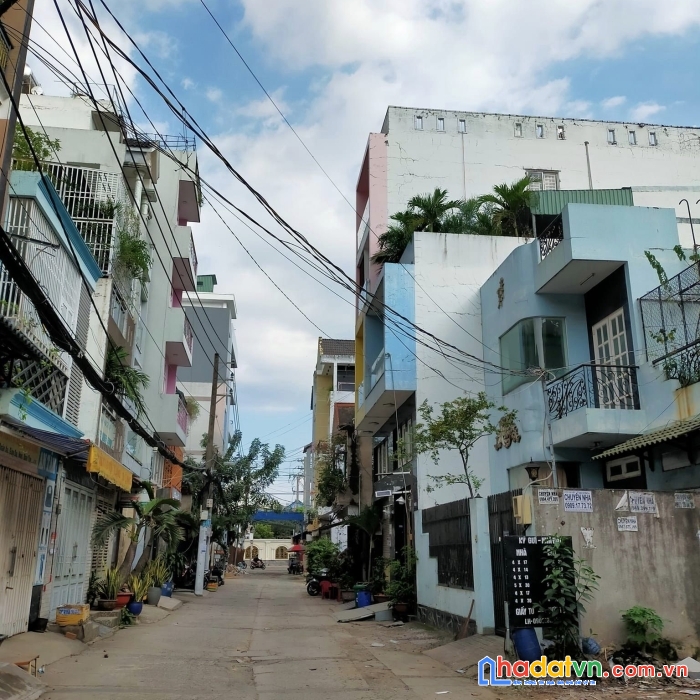 Hẻm xe tải 8m- thông tứ tung - ô tô ngủ trong nhà- giáp tân phú - 5 phút qua quận 6- 4 tầng -