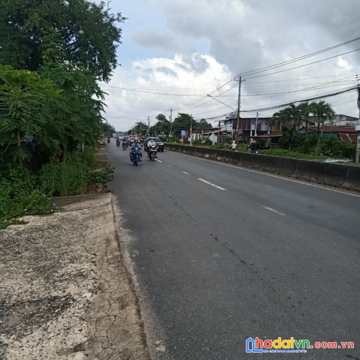 Chủ ngộp cần bán gấp nhà đất mặt tiền ql22b