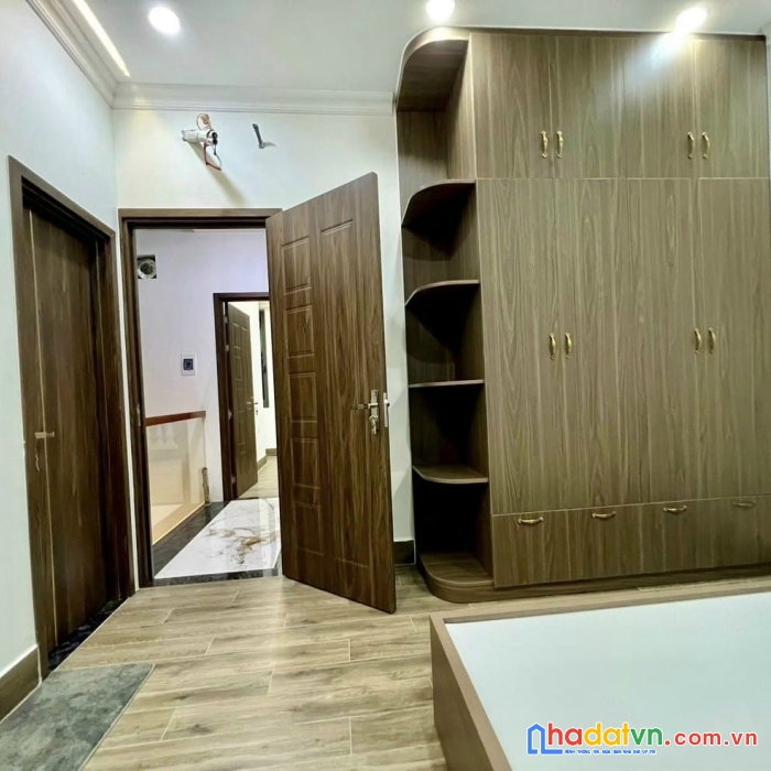 Bán nhà 3 tầng 52m, 4pn 4wc, chủ tặng hết nội thất xịn linh trung thủ đức nhỉnh 8 tỷ