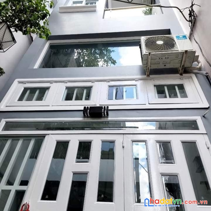 Phường 1-phú nhuận - sát mặt tiền - 4 tầng btct - sổ nở hậu -giá đam mê.