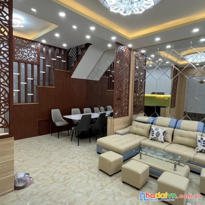 Bán nhà 3 tầng ngang 5m gần trường đại học marketting giá 4xx tỷ