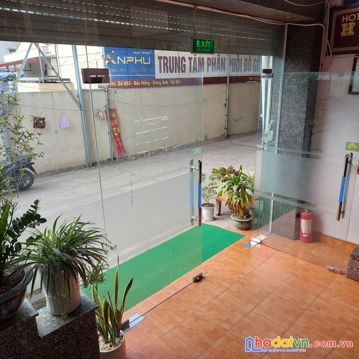 Cần  nhượng quyền, bán khách sạn. để lại toàn bộ nội thất. chủ mới chỉ việc về kinh doanh hoạt