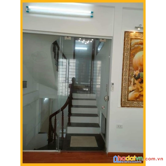 Đại gia lào cai ở ô chợ dừa dt45m2 x 4 tầng, mt4.2m, giá 3.9 tỷ.